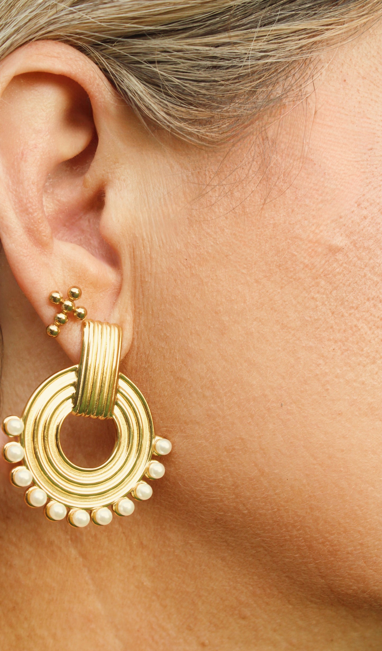 Sunkiss Gold and Pearl Stud