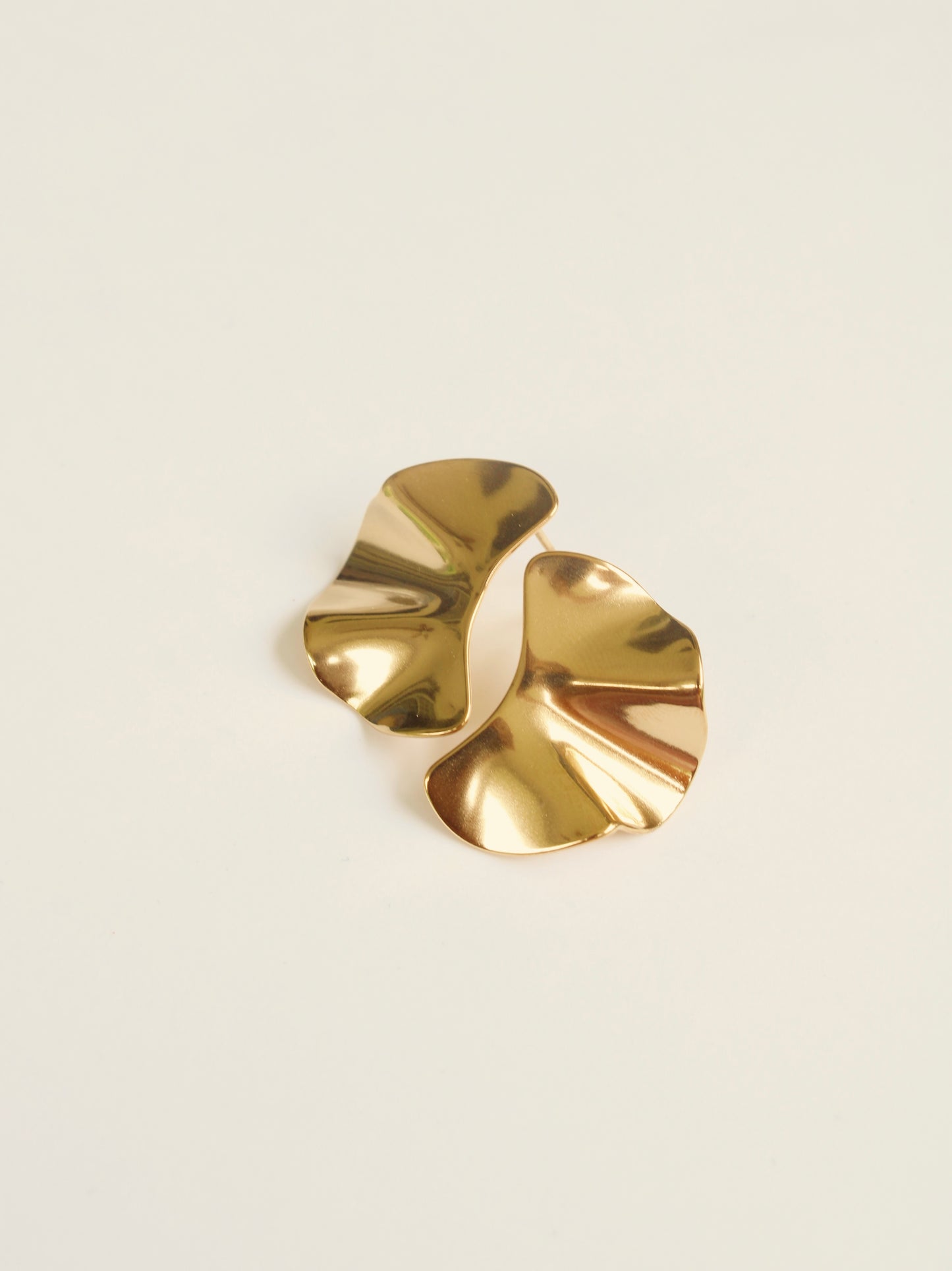 The Serena Gold Wavy Stud