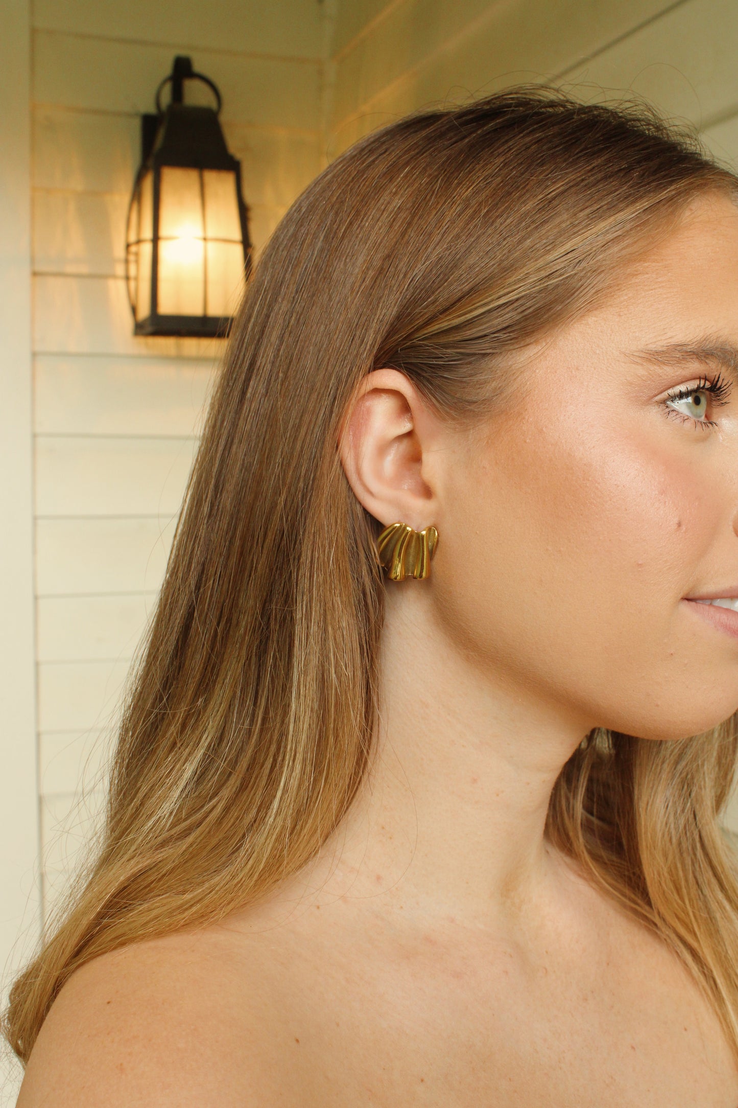 The Selena Gloss Ripple Stud