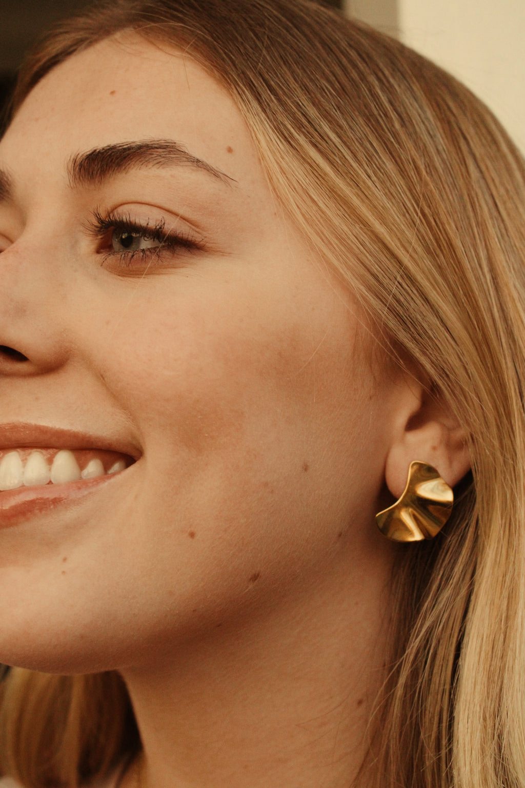 The Serena Gold Wavy Stud