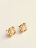 The Poppy Gold & Pearl Stud