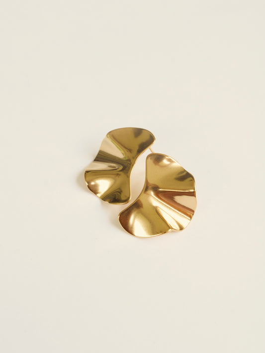 The Serena Gold Wavy Stud